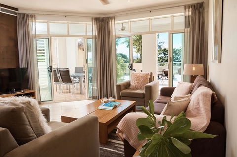 Sea Change Beachfront Apartments - Holiday Cairns 5
