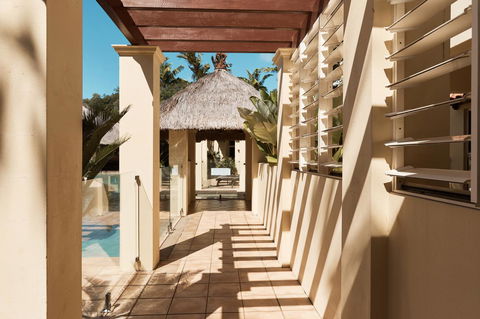 Sea Change Beachfront Apartments - Holiday Cairns 16