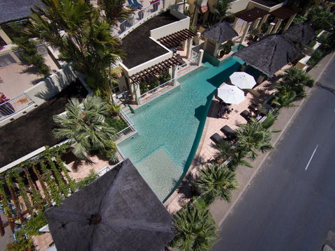 Sea Change Beachfront Apartments - Holiday Cairns 24