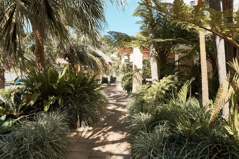 Sea Change Beachfront Apartments - Holiday Cairns 19