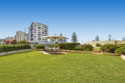 Mantra Mooloolaba Beach - Holiday Cairns 42