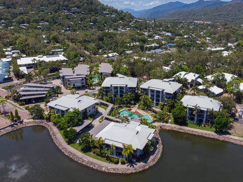 Blue Lagoon Resort - Holiday Cairns 9