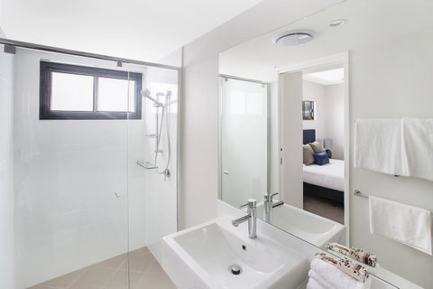Direct Collective - Sea Breeze Mooloolaba - Holiday Cairns 7