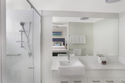 Direct Collective - Sea Breeze Mooloolaba - Holiday Cairns 5