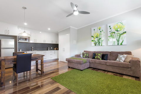 Pandanus Spa Cottage - Holiday Cairns 10