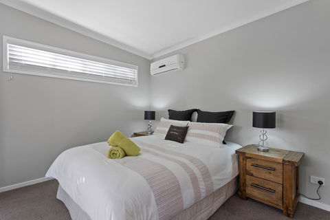Pandanus Spa Cottage - Holiday Cairns 3