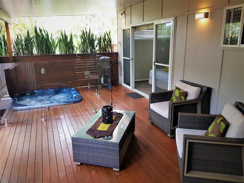 Pandanus Spa Cottage - Holiday Cairns 5