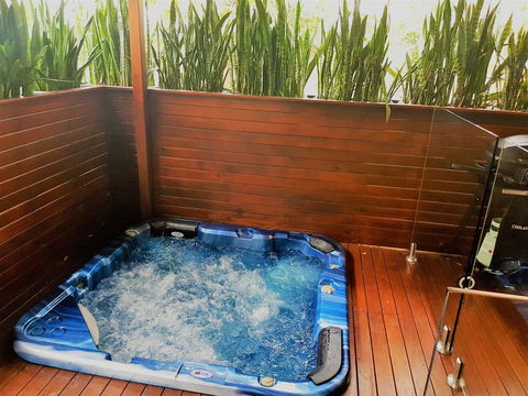 Pandanus Spa Cottage - Holiday Cairns 6