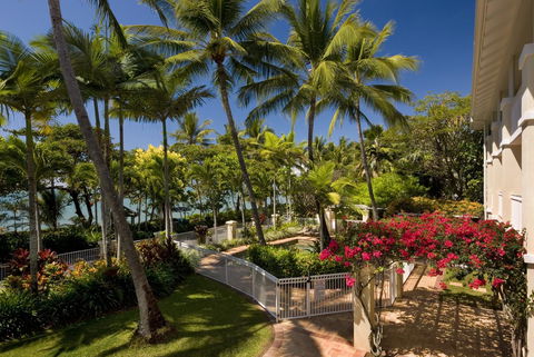 On The Beach Apartments - Holiday Cairns 11