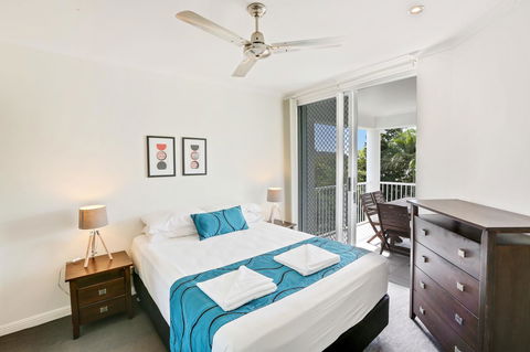 On The Beach Apartments - Holiday Cairns 2