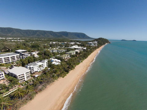 On The Beach Apartments - Holiday Cairns 16
