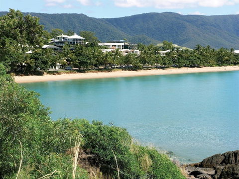 On The Beach Apartments - Holiday Cairns 14