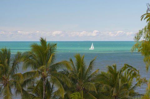 On The Beach Apartments - Holiday Cairns 15