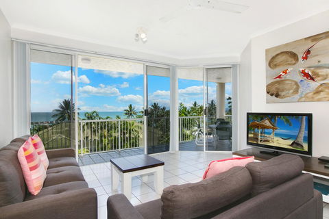 On The Beach Apartments - Holiday Cairns 23