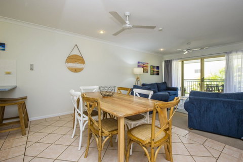 Sails On Horseshoe Apartment 9 - Holiday Cairns 10