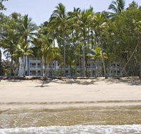 Agincourt Beachfront Apartments - Holiday Cairns