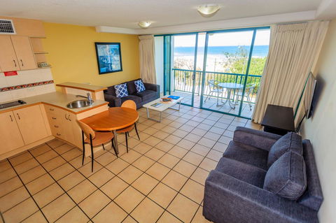 Grand Palais Boolarong Beachside Apartments - Holiday Cairns 31