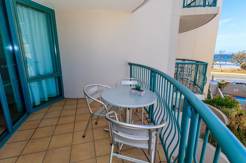Grand Palais Boolarong Beachside Apartments - Holiday Cairns 16
