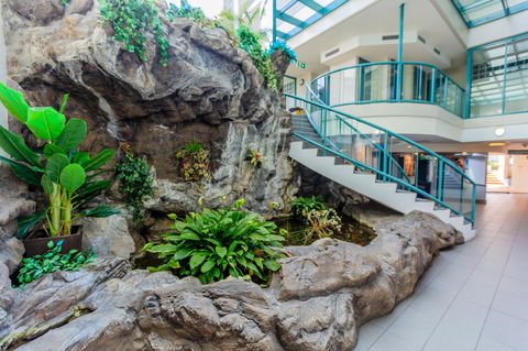 Grand Palais Boolarong Beachside Apartments - Holiday Cairns 40