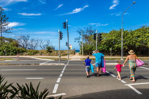 Grand Palais Boolarong Beachside Apartments - Holiday Cairns 20