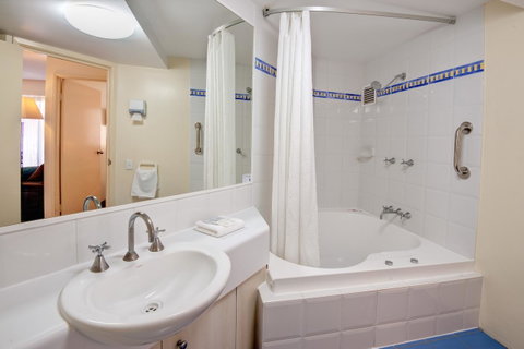 Nautilus Resort Mooloolaba - Holiday Cairns 24