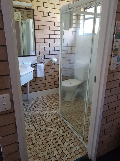 Twin Pines Motel - Holiday Cairns 1