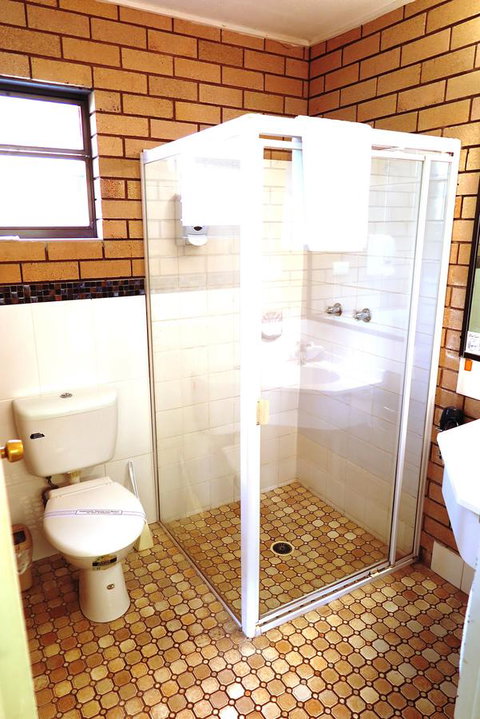 Twin Pines Motel - Holiday Cairns 26