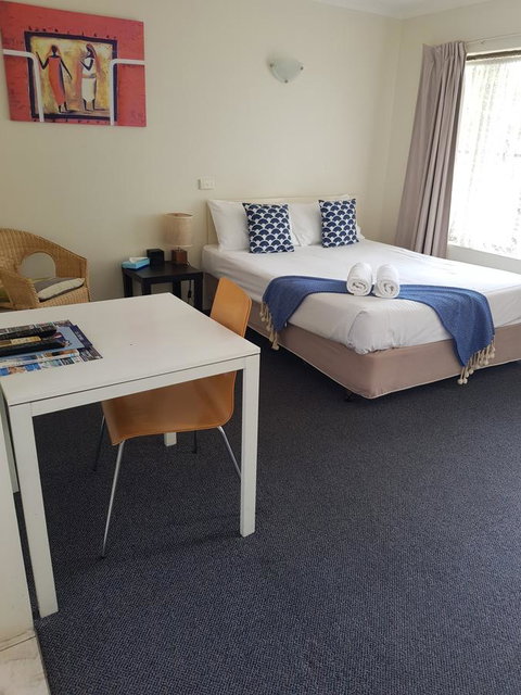 Twin Pines Motel - Holiday Cairns 16