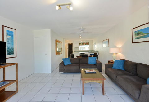 Seascape Holidays At Beachfront Terraces - Holiday Cairns 12