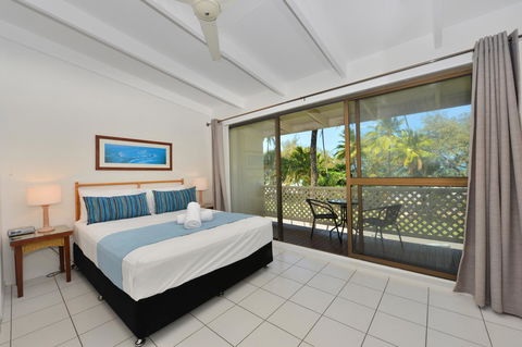 Seascape Holidays At Beachfront Terraces - Holiday Cairns 1