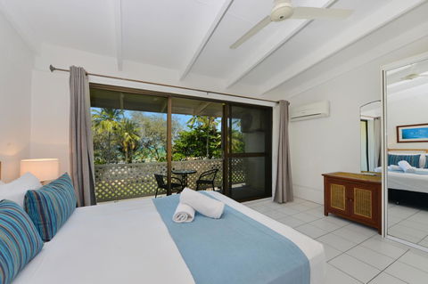 Seascape Holidays At Beachfront Terraces - Holiday Cairns 5
