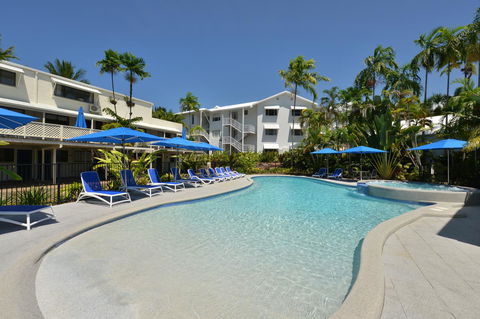 Seascape Holidays At Beachfront Terraces - Holiday Cairns 0