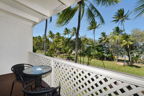 Seascape Holidays At Beachfront Terraces - Holiday Cairns 25