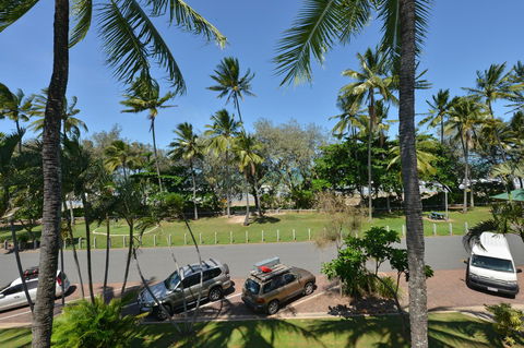 Seascape Holidays At Beachfront Terraces - Holiday Cairns 28