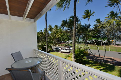 Seascape Holidays At Beachfront Terraces - Holiday Cairns 13