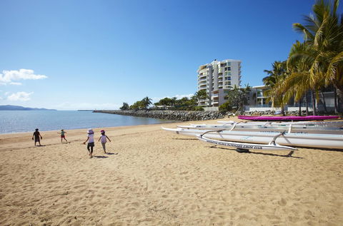 Mariners North Holiday Apartments - Holiday Cairns 1