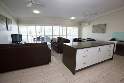 Mariners North Holiday Apartments - Holiday Cairns 28