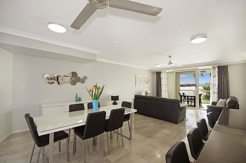 Mariners North Holiday Apartments - Holiday Cairns 27