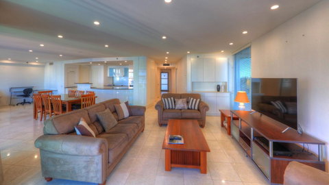 Cilento Mooloolaba - Holiday Cairns 20