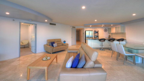 Cilento Mooloolaba - Holiday Cairns 26