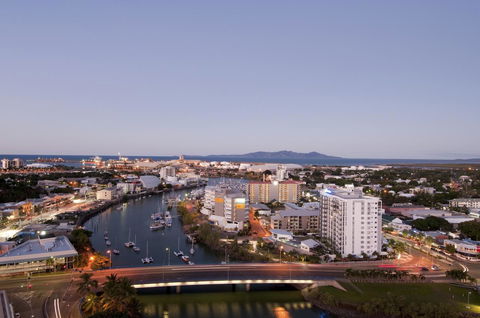 Hotel Grand Chancellor Townsville - Holiday Cairns 35