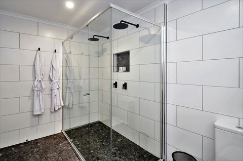 Hotel Grand Chancellor Townsville - Holiday Cairns 7