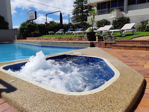 Surfers Chalet - Holiday Cairns 2