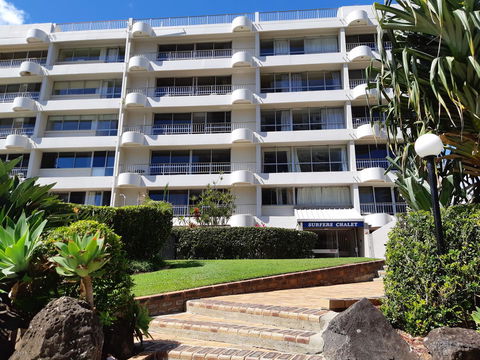Surfers Chalet - Holiday Cairns 1