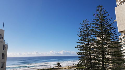 Surfers Chalet - Holiday Cairns 21