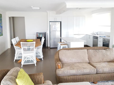 Surfers Chalet - Holiday Cairns 33