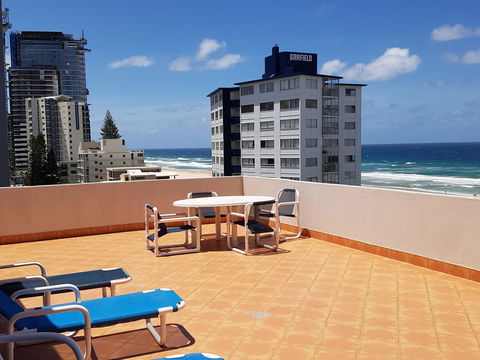 Surfers Chalet - Holiday Cairns 36