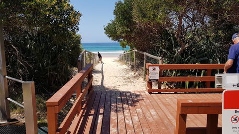 Surfers Chalet - Holiday Cairns 4