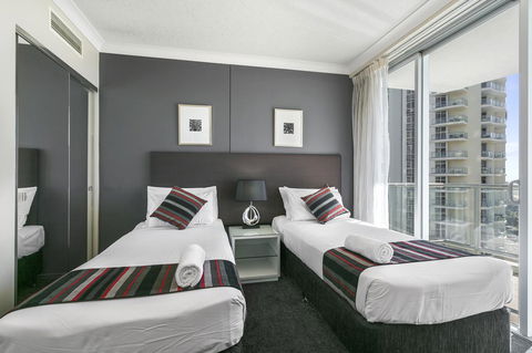 Mantra Towers Of Chevron - Holiday Cairns 21