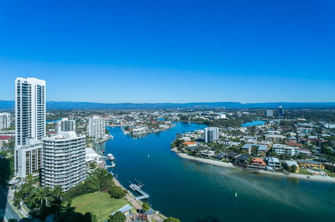 Mantra Towers Of Chevron - Holiday Cairns 12